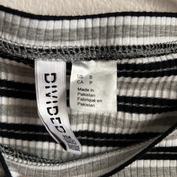 NWOT Divided Women’s Crop Top - Picture 4 of 4
